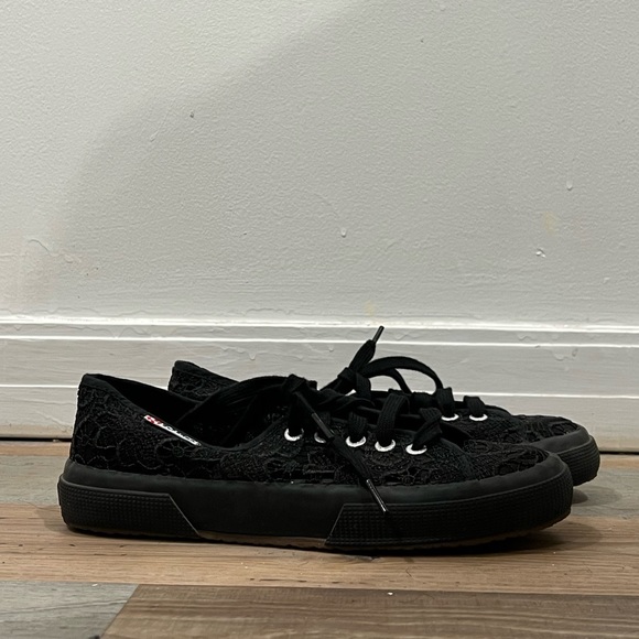 Superga Black Lace Tennis Shoes/ Sneakers, size 38 - Picture 3 of 4